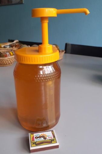 Течен мед 750 г с помпичка за мед